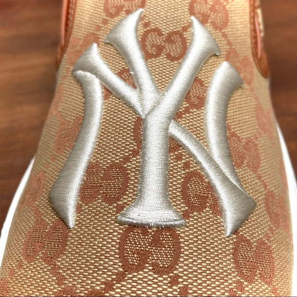 Gucci Yankees Beige GG Logo Slip On Sneakers Shoes - Picture 6 of 16